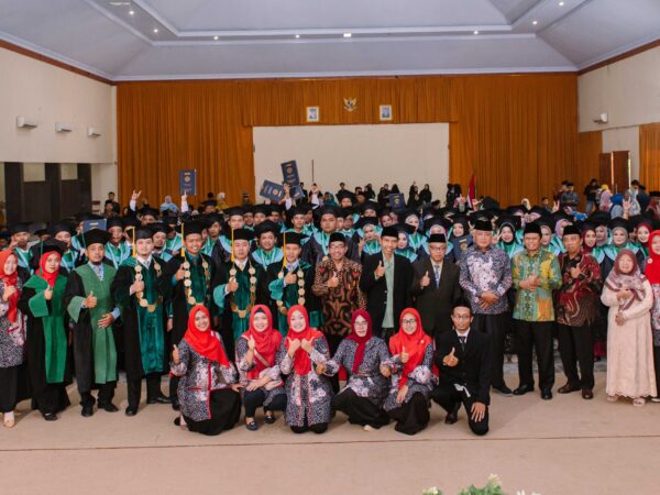 WISUDA STIT SUNAN GIRI