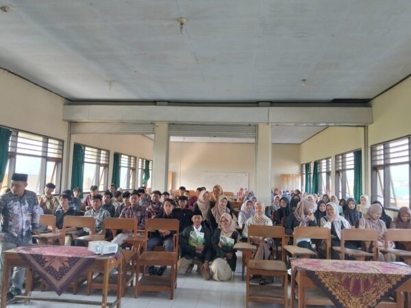 Ujian Tulis Calon Mahasiswa Baru STIT Sunan Giri Trenggalek Tahun Akademik 2025/2026