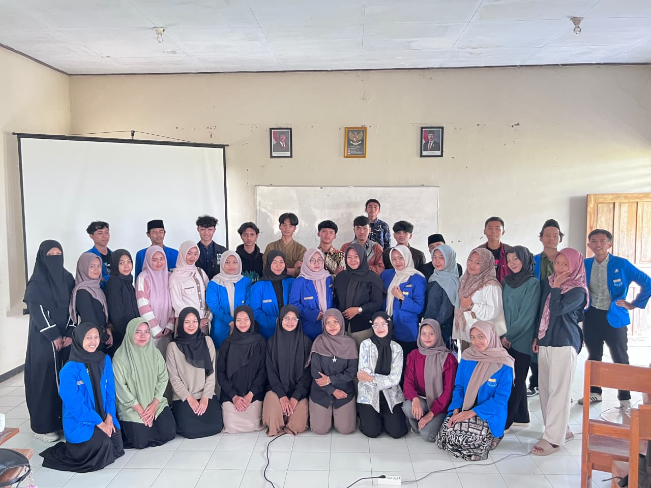 BEM STIT Sunan Giri dan PMII Komisariat Sunan Giri Gelar Pelatihan Karya Tulis Ilmiah (Makalah) BEM STIT Sunan Giri dan PMII Komisariat Sunan Giri Gelar Pelatihan Karya Tulis Ilmiah (Makalah)